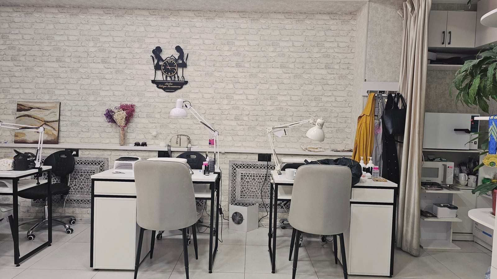 Nail salon by Liliya Kiramova